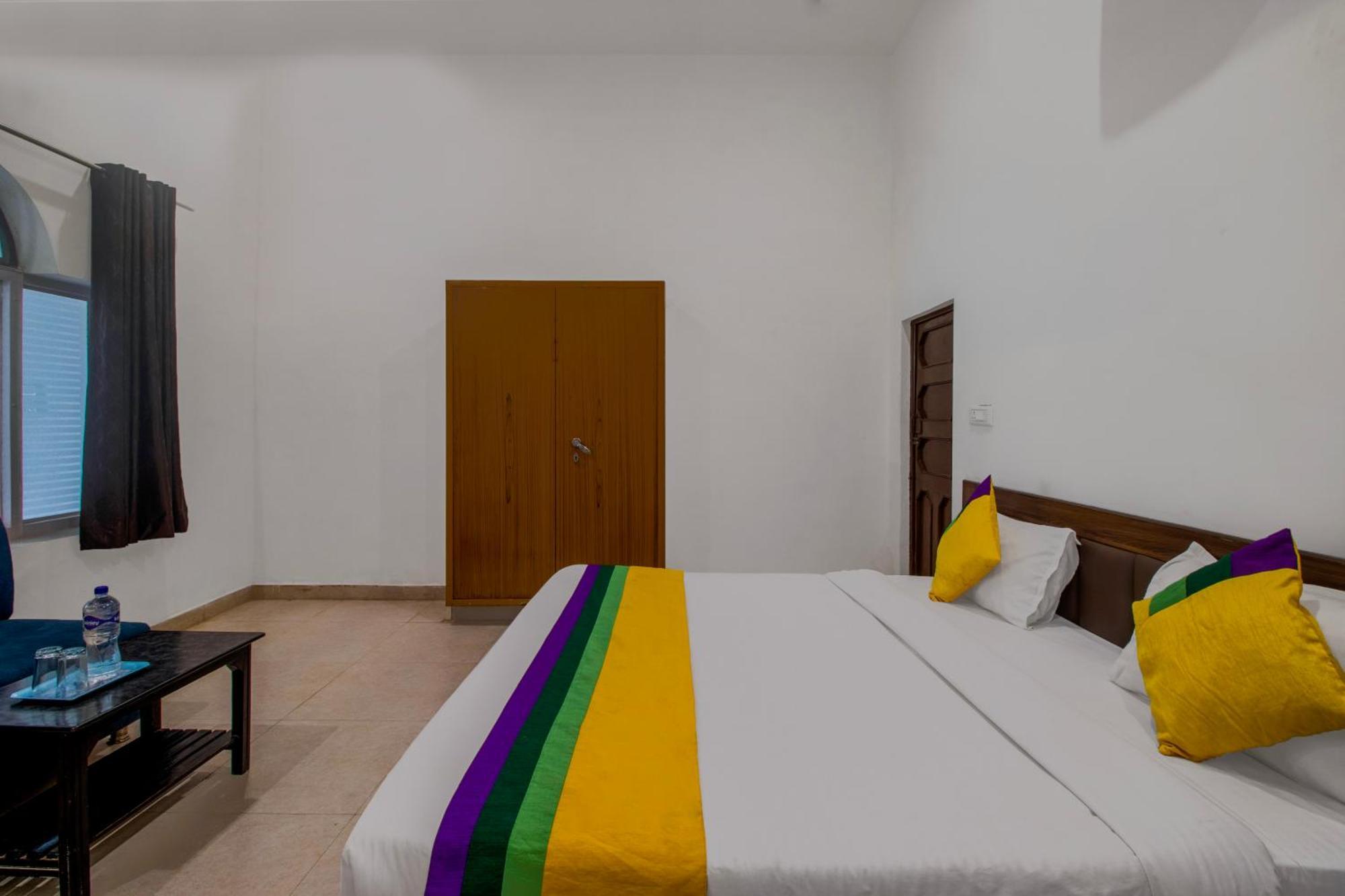 Hotel O Om Pushp Residency Mathura Exterior photo