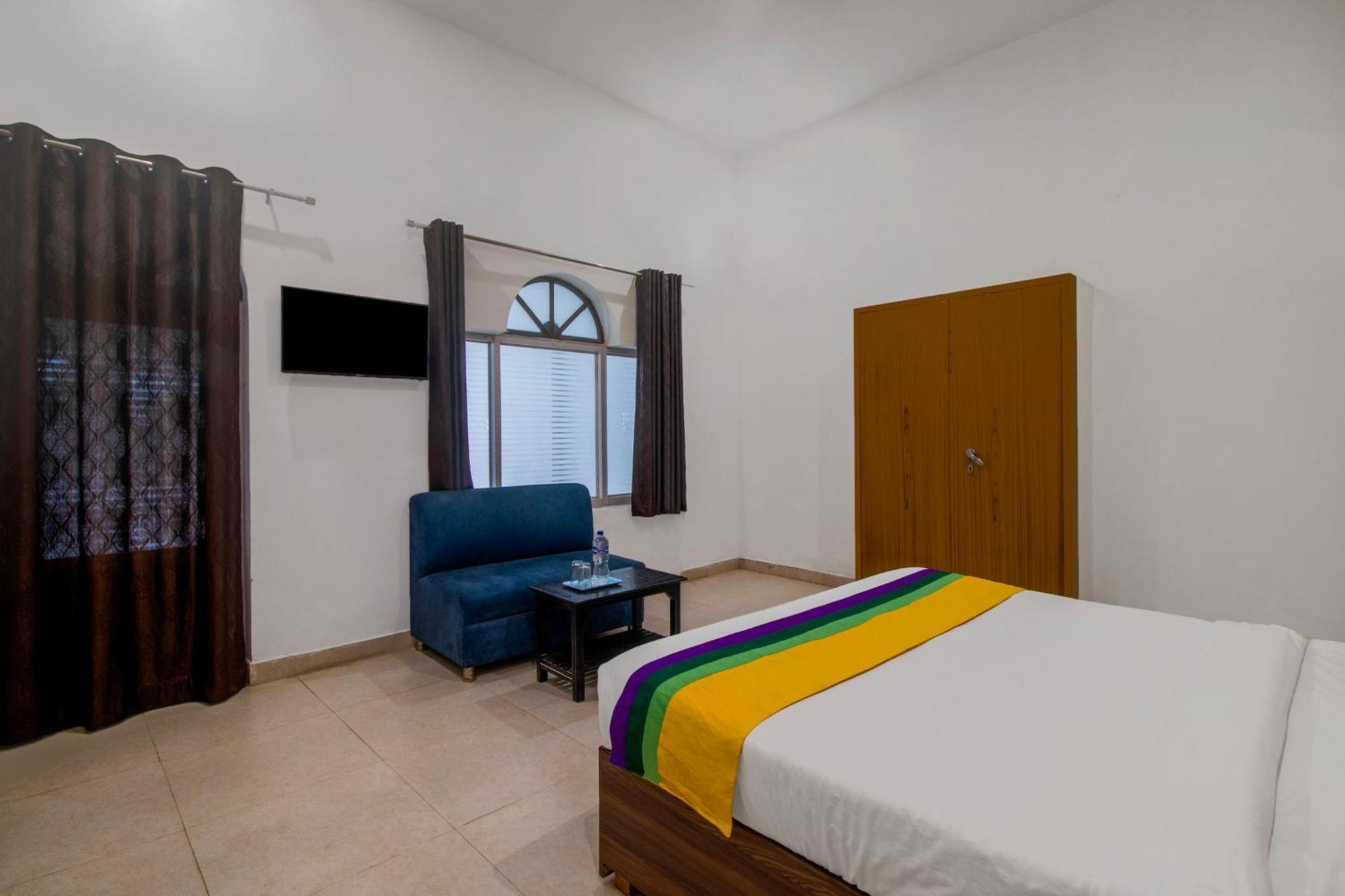 Hotel O Om Pushp Residency Mathura Exterior photo