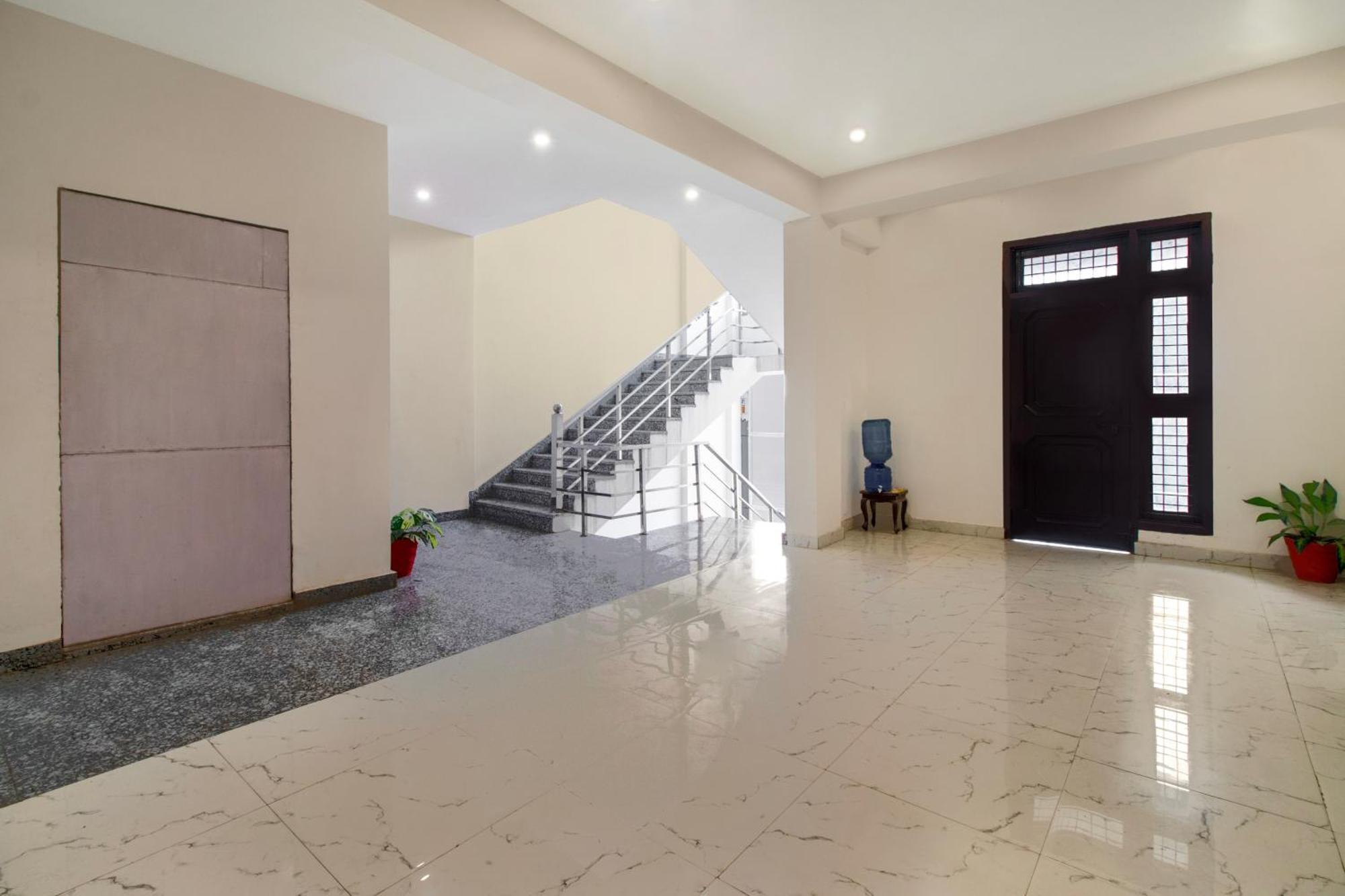 Hotel O Om Pushp Residency Mathura Exterior photo