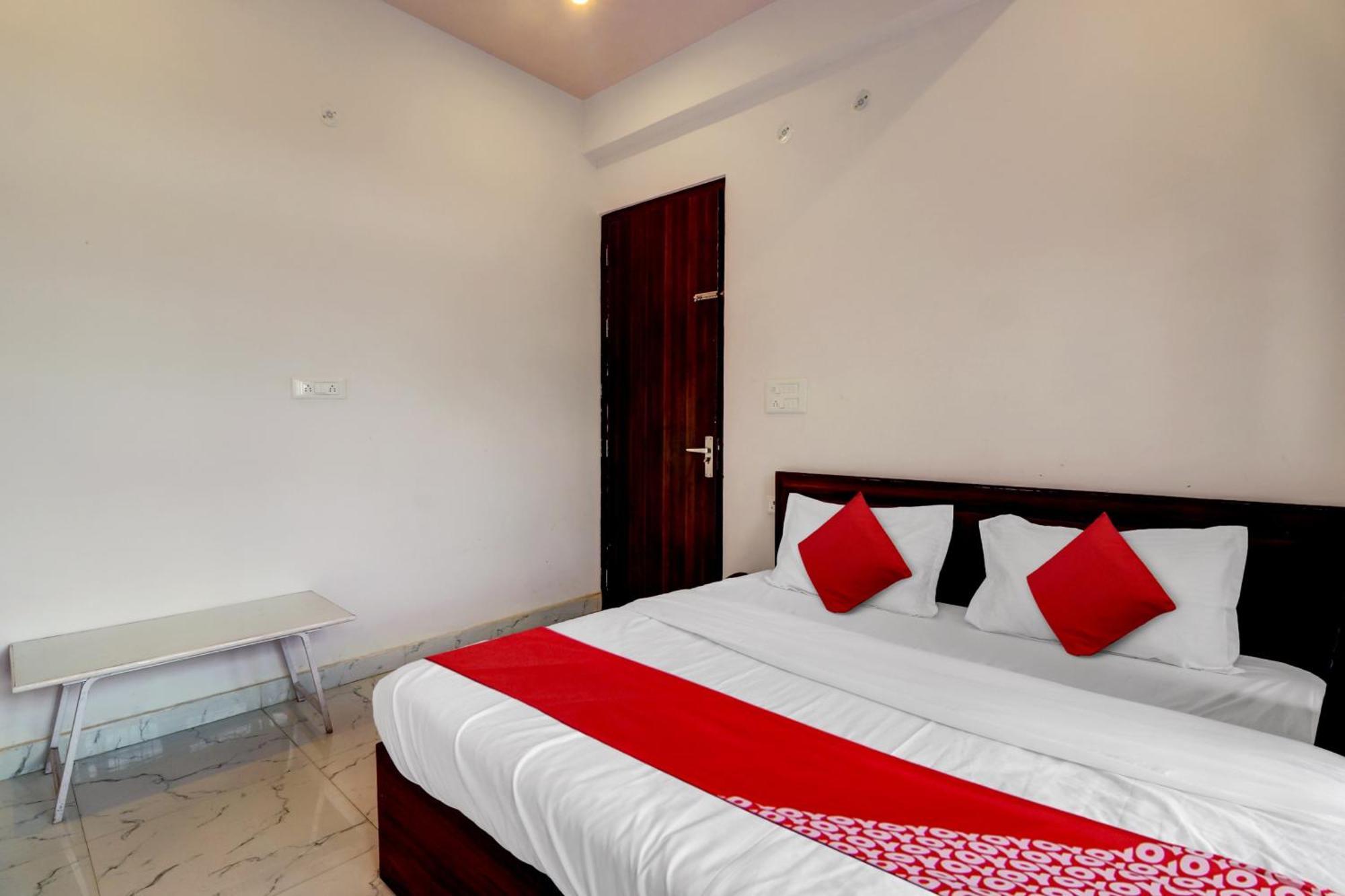 Hotel O Om Pushp Residency Mathura Exterior photo