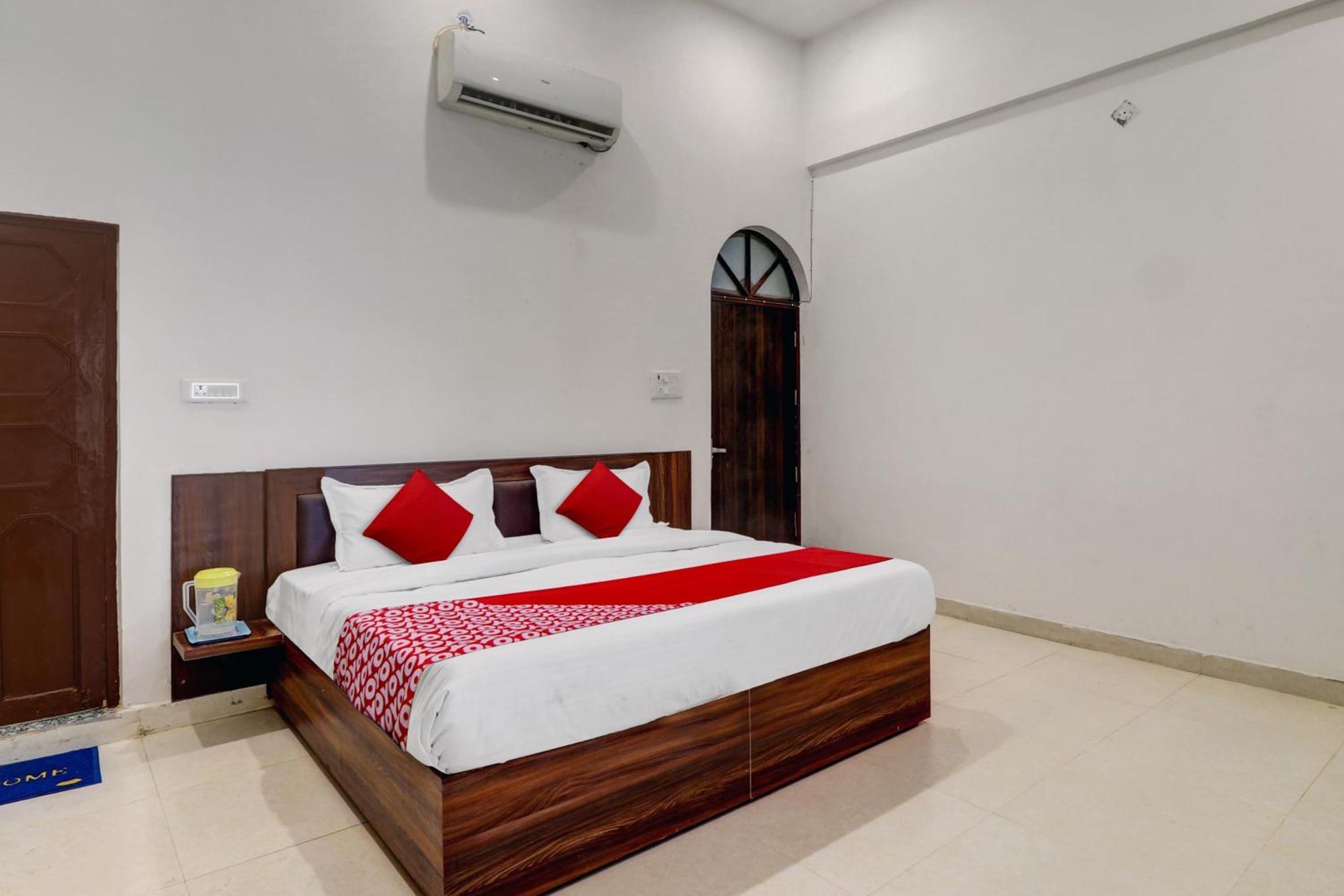 Hotel O Om Pushp Residency Mathura Exterior photo