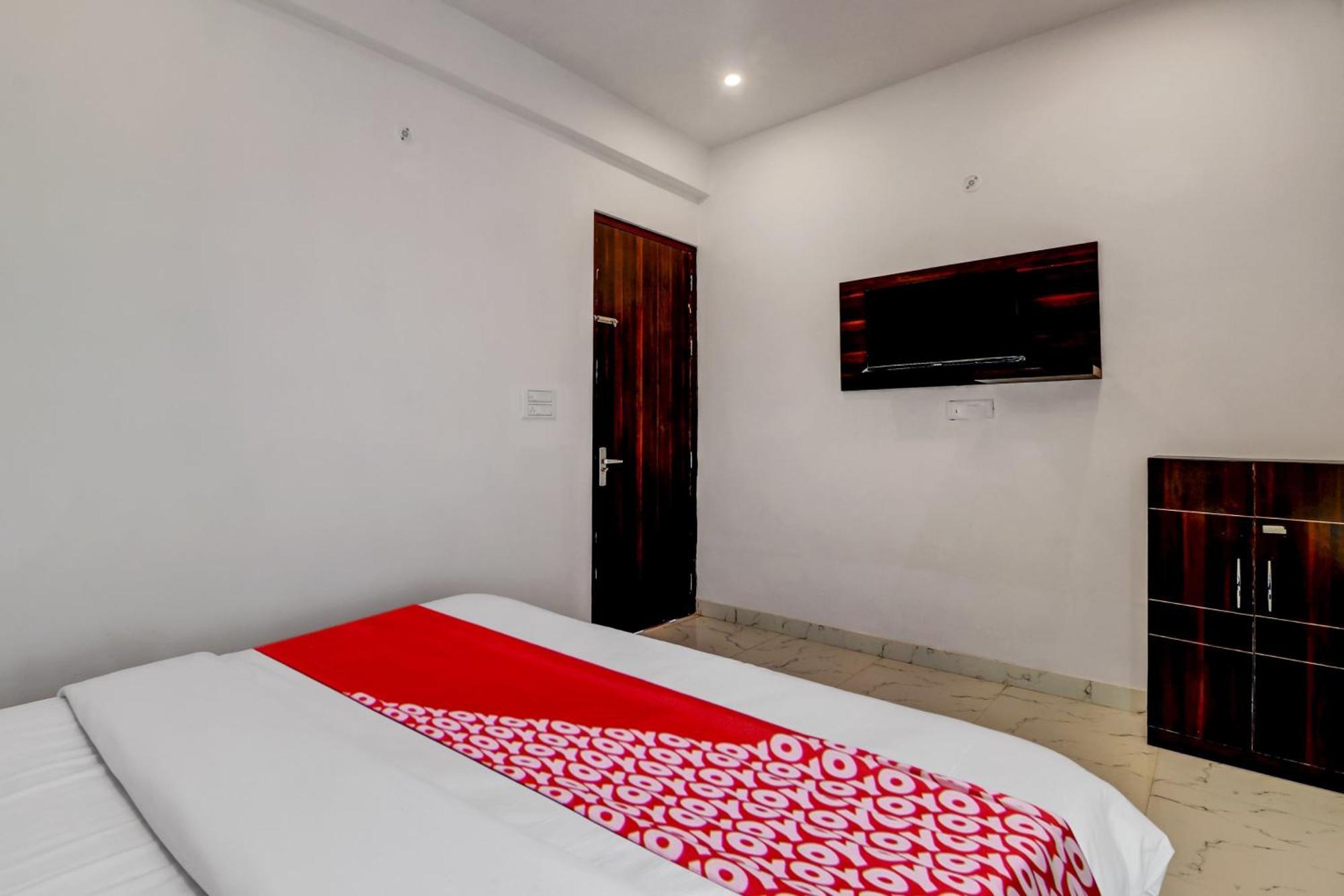 Hotel O Om Pushp Residency Mathura Exterior photo