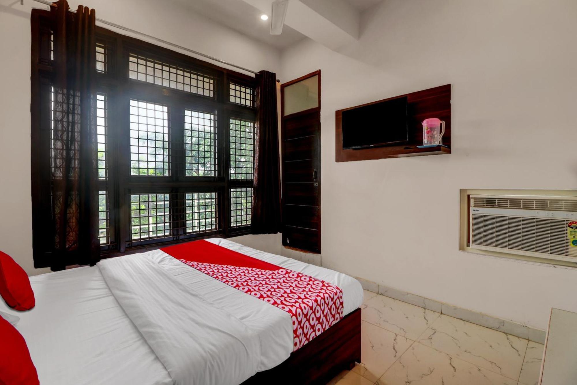Hotel O Om Pushp Residency Mathura Exterior photo