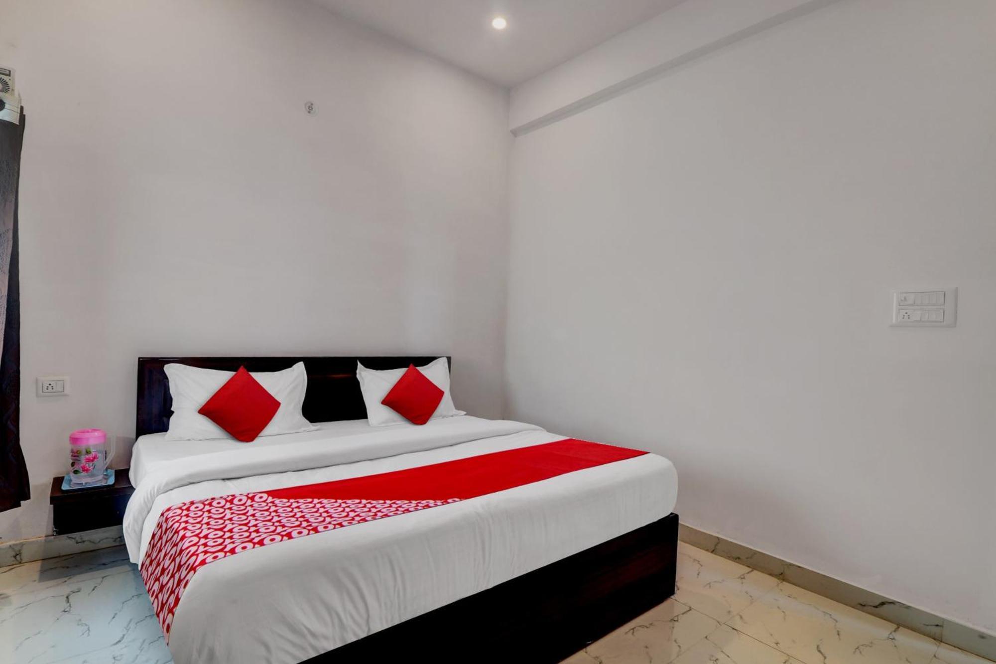 Hotel O Om Pushp Residency Mathura Exterior photo